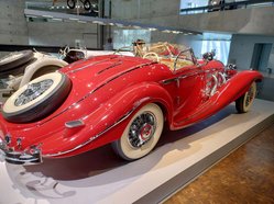 Azubis im Mercedes-Benz Werk und Museum