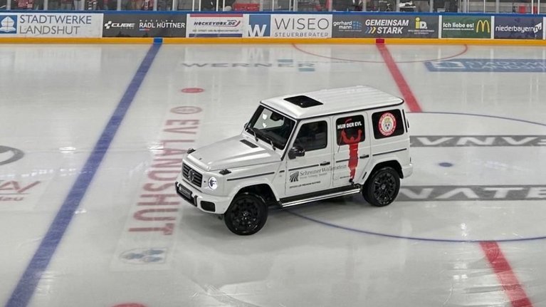 Mercedes-Benz G-Klasse auf Eisfläche