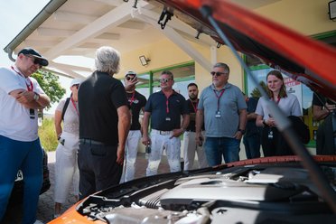 Teilnehmer der AMG GT Performance Tour bei Schreiner & Wöllenstein in Ergolding